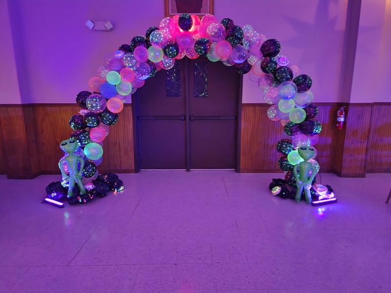 Glow-in-the-Dark Dance Party Introduces Students to Consent – Syracuse  University News